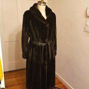 Dubrowsky & Perlbinder | Exclusively Styled by Tissavel France | Faux Fur Sz: 18